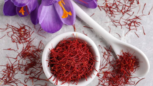 قیمت زعفران بهرامن با کیفیت ارزان + خرید عمده